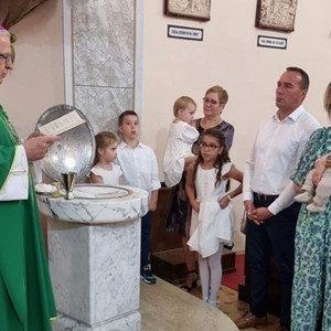 Biskup Gorski krstio peto dijete obitelji Stanićak